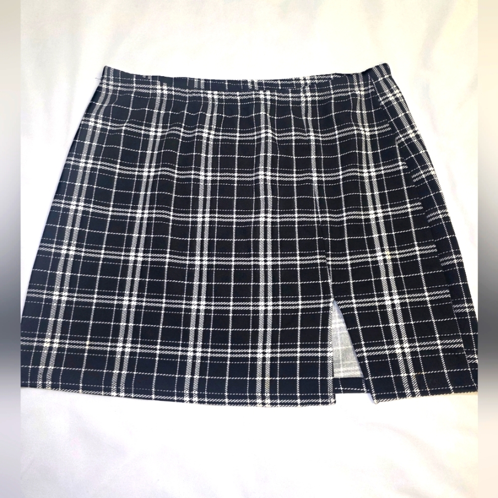 Shein Curve Black & White Plaid Elastic Stretch Skirt- Size 3XL